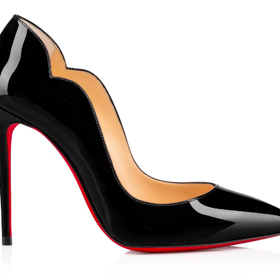 Hot Chick, Christian Louboutin, 19500 Kč.
Hot Chick, Christian Louboutin, 19500 Kč.
