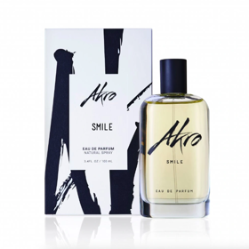 Parfém, Akro: Smile, od 2000 Kč (prodává Myskino)
