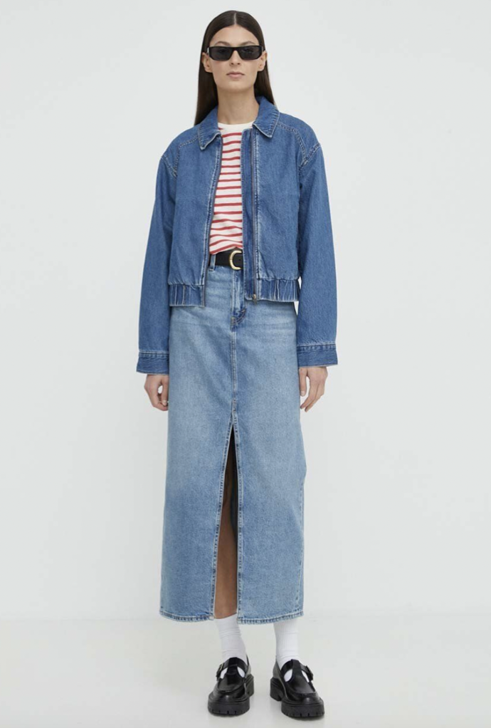 Džínová sukně Levi's, maxi, 1699 Kč
Džínová sukně Levi's, maxi, 1699 Kč