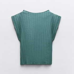 PLISOVANÝ TOP, Zara, 449 Kč.
PLISOVANÝ TOP, Zara, 449 Kč.