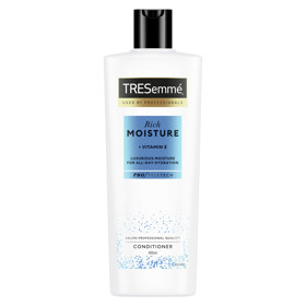 Kondicionér Rich Moisture, TRESemmé, 199 Kč.

