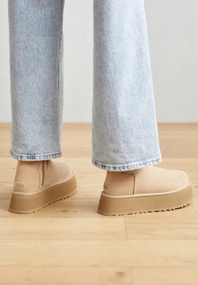 Boty, UGG, 5 540 Kč
Boty, UGG, 5 540 Kč