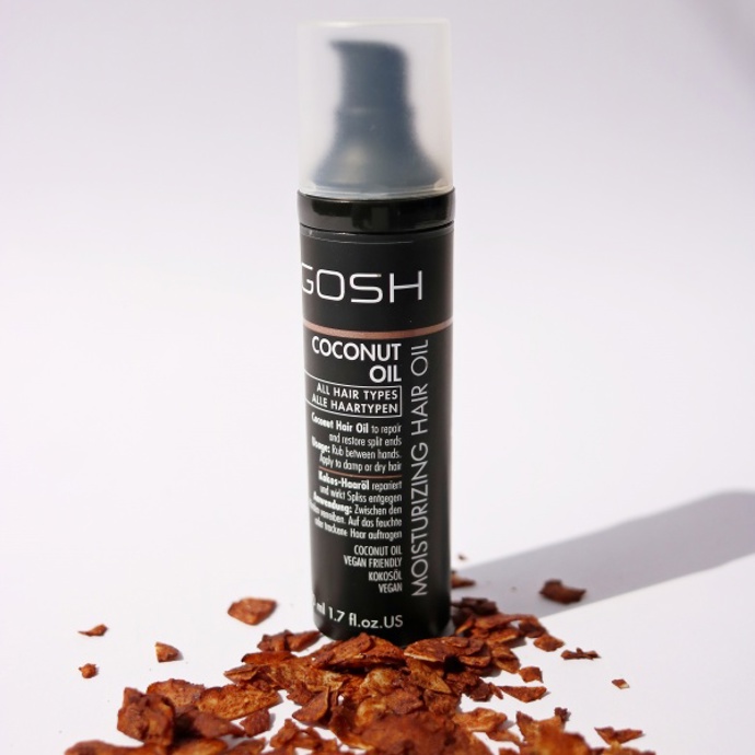 Coconut Oil Moisturizing Hair Oil je lehký a nemastný vlasový olej bohatý na přírodní kokosový a habešský olej. Obě ingredience jsou velmi dobře vstřebatelné jak do mokrých, tak i do suchých vlasů, které pak zanechávají znatelně vyhlazené a zvláčněné. 329 Kč
