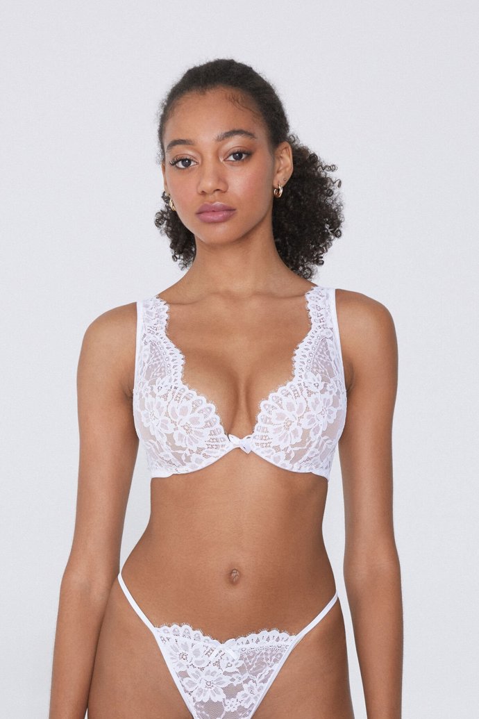 Bílá krajková podprsenka, Tezenis, 499 Kč
