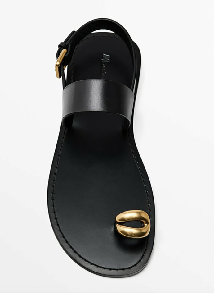 Massimo Dutti, FLAT WITH EMBELLISHMENT - Sandály s odděleným palcem, 2 595 Kč
