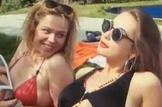 ‚‚S Dášou Veškrnovou jsme si občas vyrazily jen tak na plovárnu, ale neměla tam nikdy moc klidu, byla velmi populární a fandové byli na každém kroku,” dodala, že si skvěle rozuměla i s bývalou první dámou.
