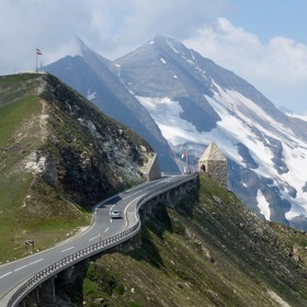 Jízda po panoramatické Grossglocknerské silnici je jedinečným zážitkem.
