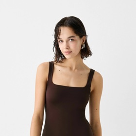 Šaty, Bershka, 499 Kč
