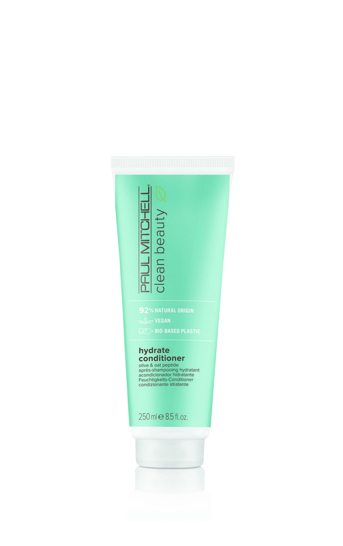Kondicionér Paul Mitchell Hydrate (977 Kč), jež je ručně vyroben a obsahuje dokonce 92 % složek přírodního původu, rehydratuje vysušené vlasy, zanechává je lesklé a poddajné.
