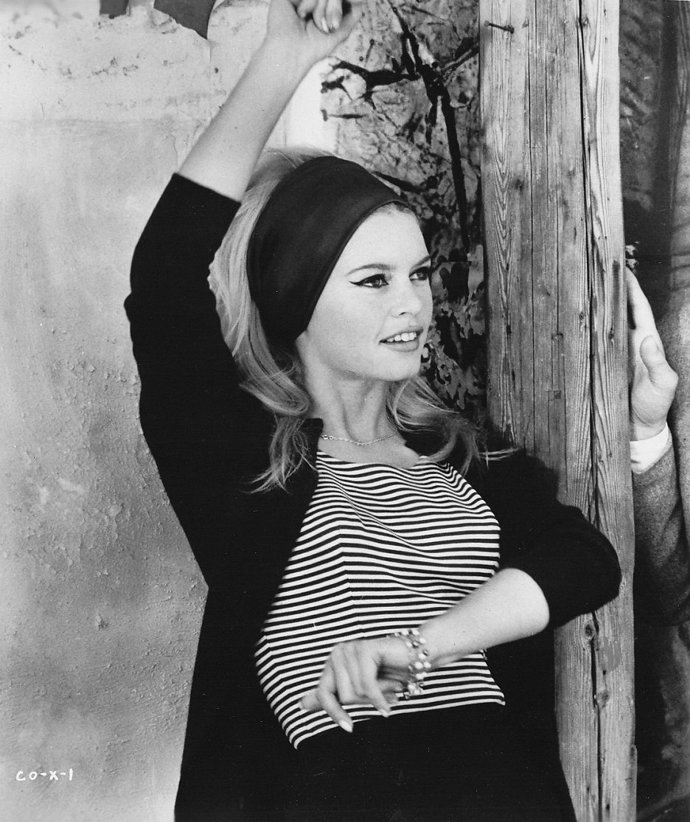 Brigitte Bardot ve filmu Pohrdání.
Brigitte Bardot ve filmu Pohrdání.