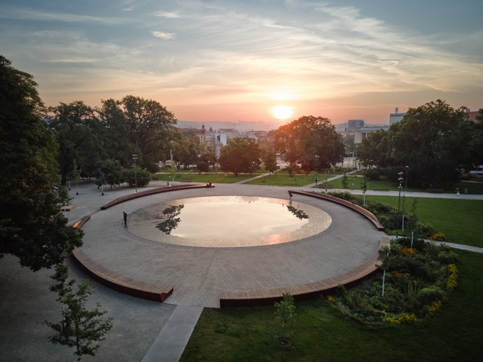 Galerie: Revitalizace parku na Moravském náměstí Galerie: Revitalizace parku na Moravském náměstí