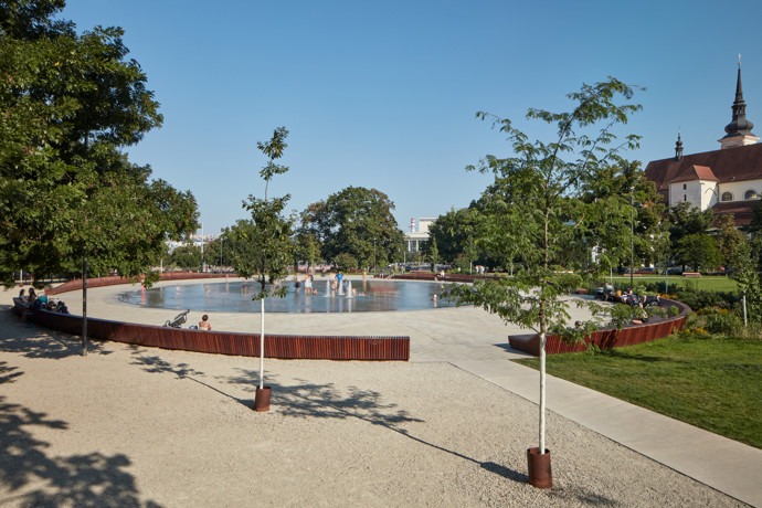 Galerie: Revitalizace parku na Moravském náměstí Galerie: Revitalizace parku na Moravském náměstí