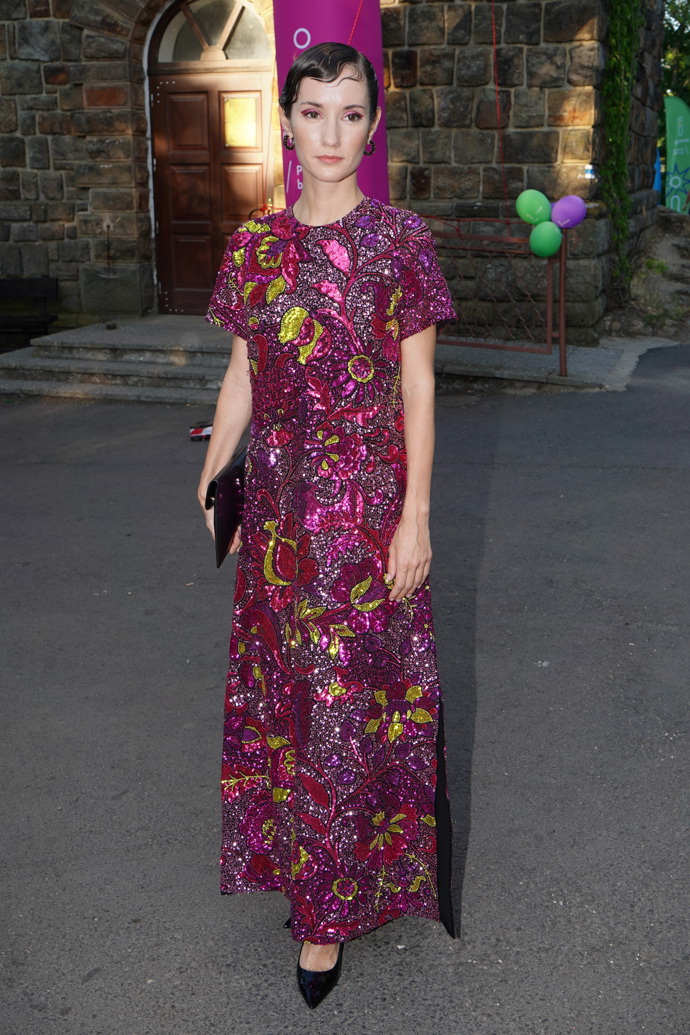 Eliška Křenková a její účes à la Gatsby.
