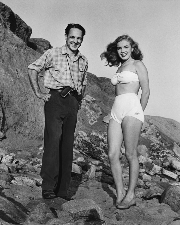 Marilyn Monroe a fotograf Richard C. Miller v roce 1946.
Marilyn Monroe a fotograf Richard C. Miller v roce 1946.