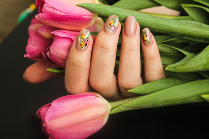 Nail art je na léto jako stvořený!
Nail art je na léto jako stvořený!