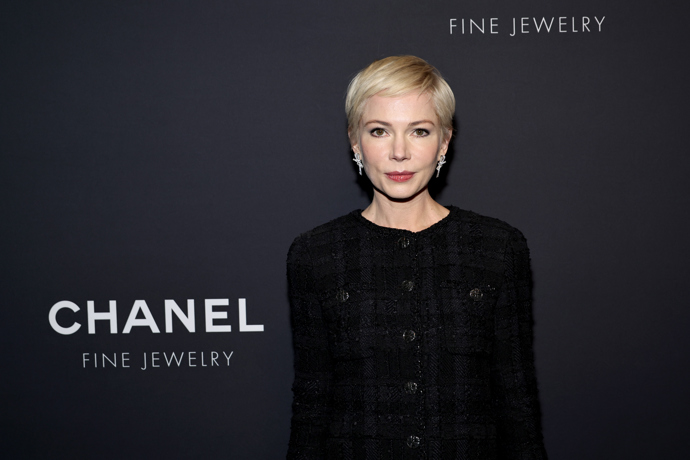 Herečka Michelle Williams a její pixie cut.
Herečka Michelle Williams a její pixie cut.