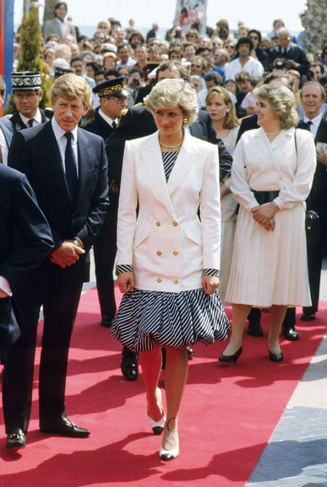 princezna Diana balonova sukne