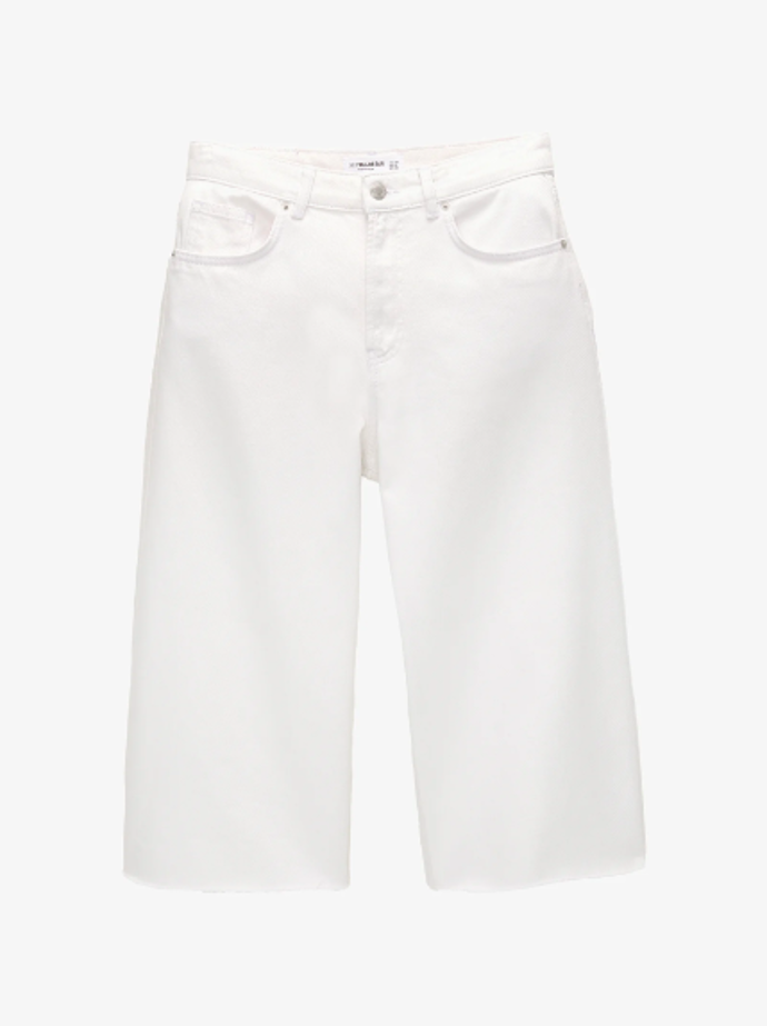Jorts, Pull & Bear, 799 Kč
Jorts, Pull & Bear, 799 Kč
