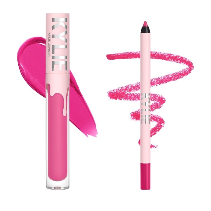 Set: konturovací tužka na rty + lesk, Kylie Cosmetics, 899 Kč
Set: konturovací tužka na rty + lesk, Kylie Cosmetics, 899 Kč