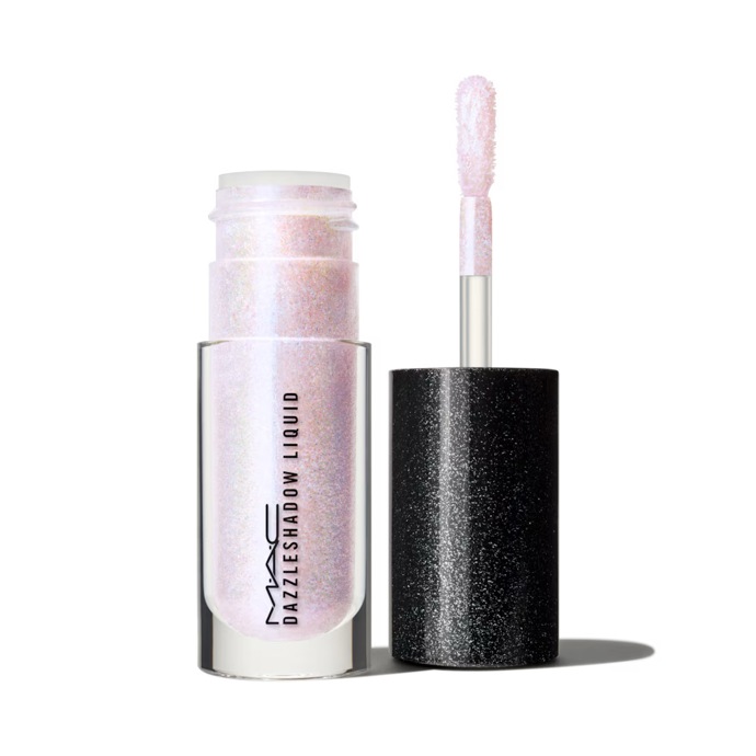 Tekutý rozjasňovač, Mac, 780 Kč
Tekutý rozjasňovač, Mac, 780 Kč