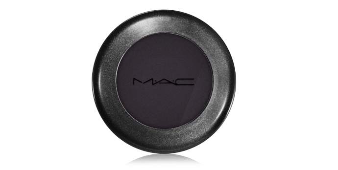 Černé stíny, Mac Cosmetics eye shadow, 470 Kč
Foto: Mac
Černé stíny, Mac Cosmetics eye shadow, 470 Kč
Foto: Mac