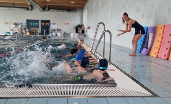 Plavecké tábory zajišťují neustálý přísun sportu a zábavy.
Plavecké tábory zajišťují neustálý přísun sportu a zábavy.