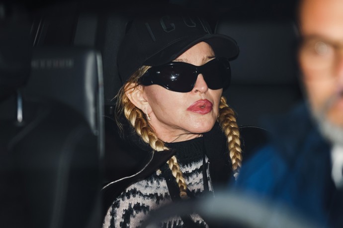 Fanoušci jsou šokováni, když vidí skutečnou Madonnu, která se od svého online obrazu výrazně liší.
Fanoušci jsou šokováni, když vidí skutečnou Madonnu, která se od svého online obrazu výrazně liší.