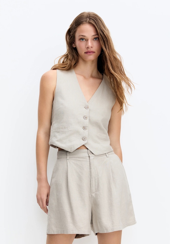 Vesta, Pull&Bear, 599 Kč
Vesta, Pull&Bear, 599 Kč