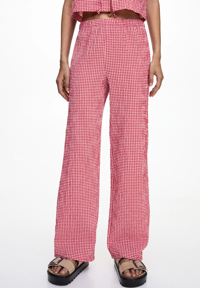 Kalhoty, Pull&Bear, 699 Kč
Kalhoty, Pull&Bear, 699 Kč