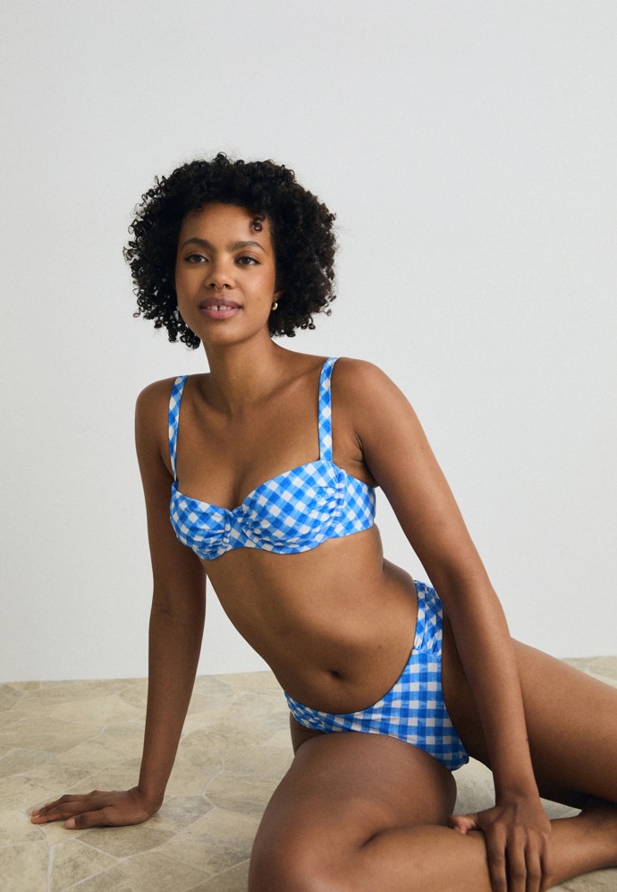 Plavky, Seafolly, 2 200 Kč
Plavky, Seafolly, 2 200 Kč