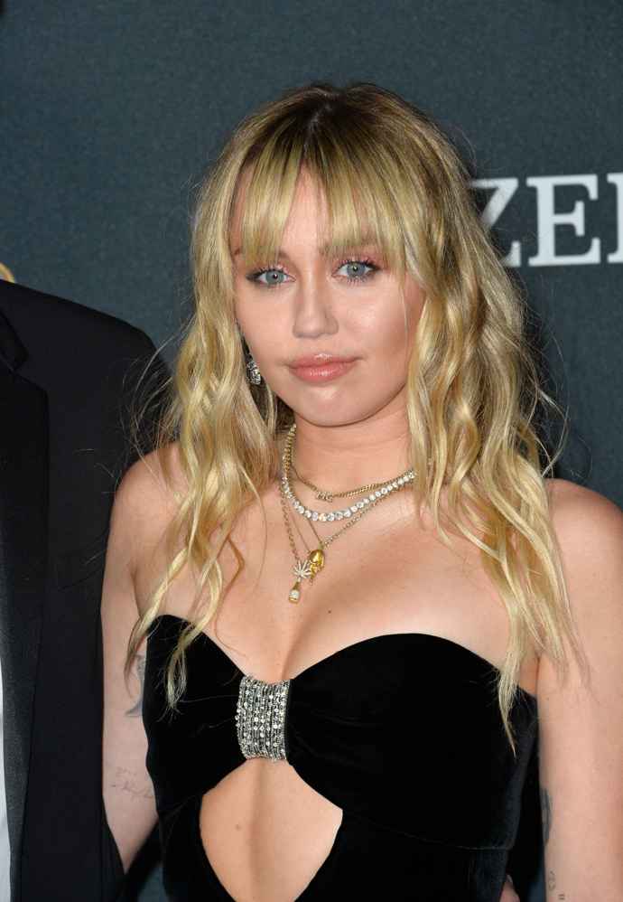 Inspirujte se Stevie Nicks a účesem, který bude dominovat letošním vlasovým trendům. Inspirujte se Stevie Nicks a účesem, který bude dominovat letošním vlasovým trendům.
