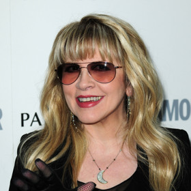 Inspirujte se Stevie Nicks a účesem, který bude dominovat letošním vlasovým trendům.