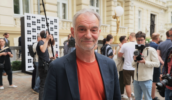 Ivan přijel před Grandhotel Pupp jako velká hvězda
