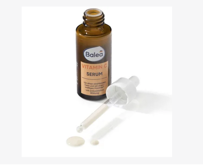 Pleťové sérum s vitamínem C dodá vaší pleti zářivý vzhled a viditelné vyhlazení. Sérum je vhodné pro všechny typy pleti, poskytuje pleti antioxidační účinky a chrání před škodlivými vlivy prostředí. Pleti dopřeje intenzivní hydrataci a vyhladí jemné linie prvních vrásek. Sérum lze využít i jako základ pro aplikaci dalších produktů v péči o pleť, nebo i jako podklad pod make-up. 119 Kč
