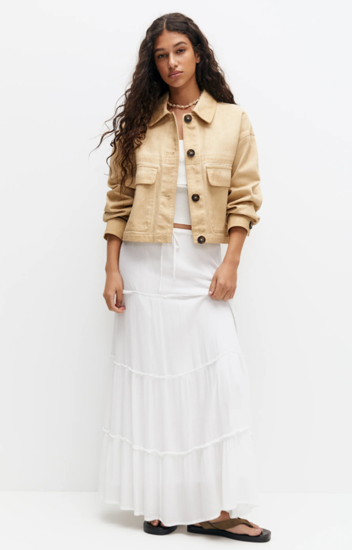 Krémová džínová bunda, PULL&BEAR, 959 Kč
