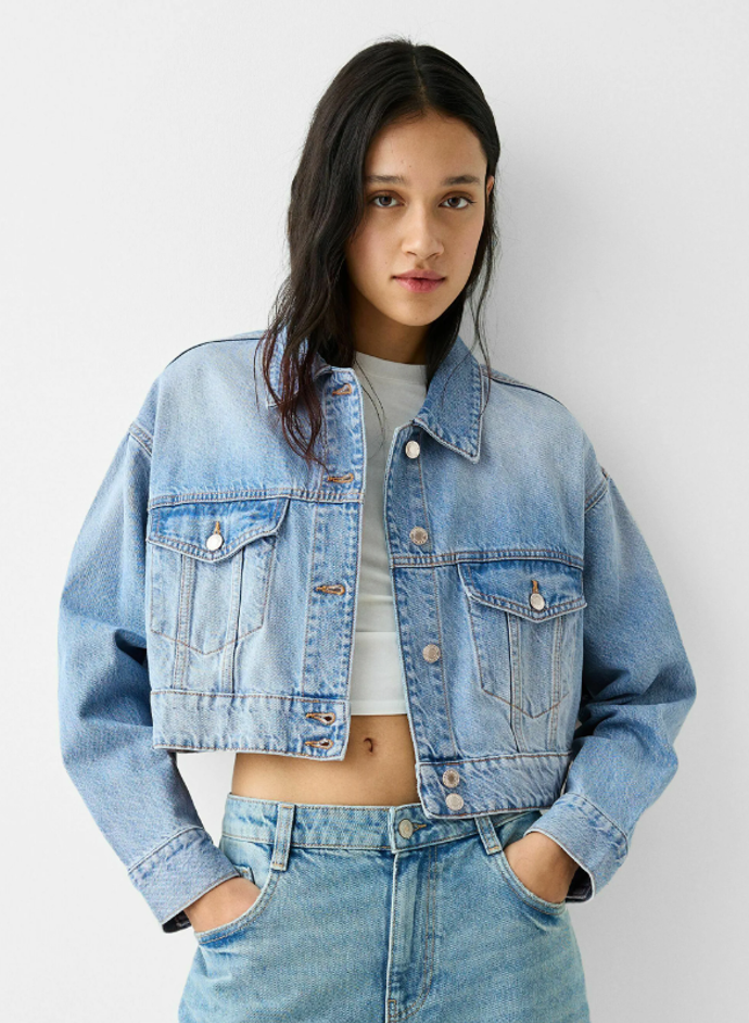 Crop džínová bunda, Bershka, 699 Kč
