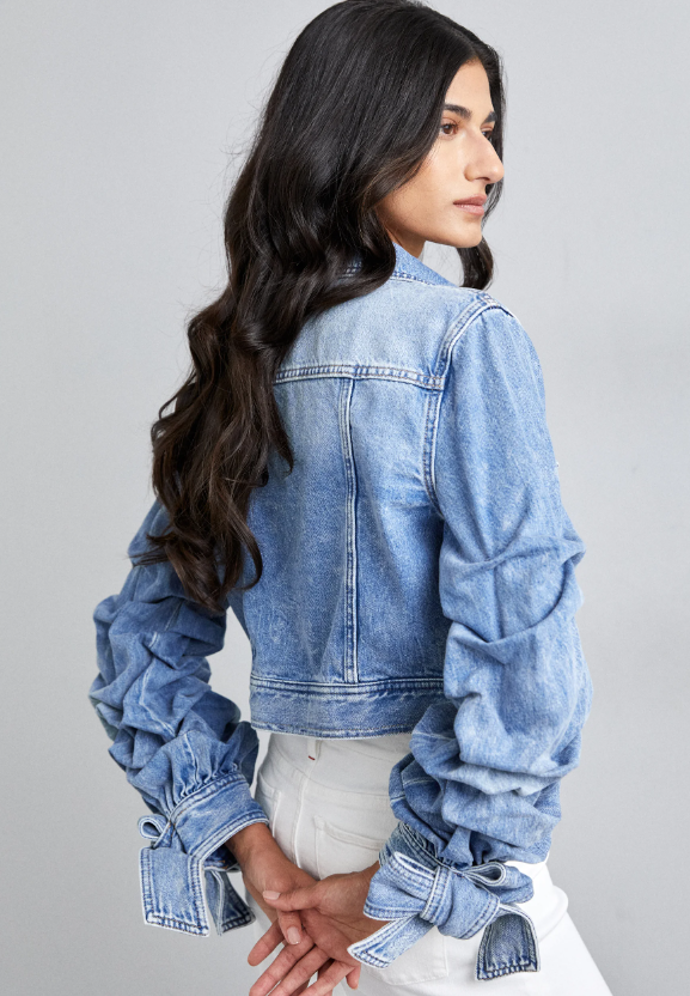 Atypická džínová bunda, ALICE + OLIVIA, 9480 Kč
