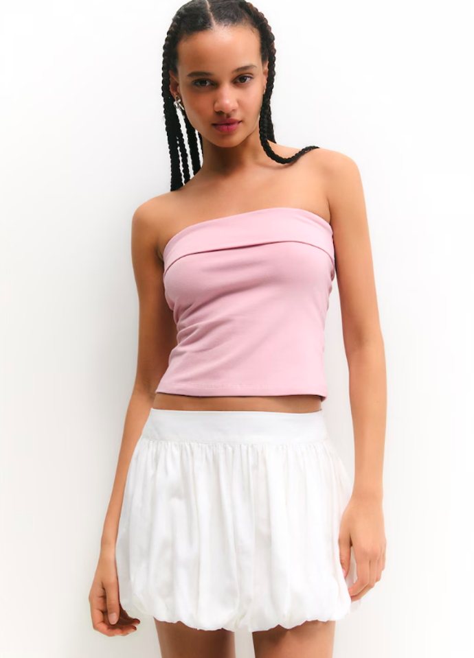 Balonová sukně, PULL&BEAR, 549 Kč.
Balonová sukně, PULL&BEAR, 549 Kč.