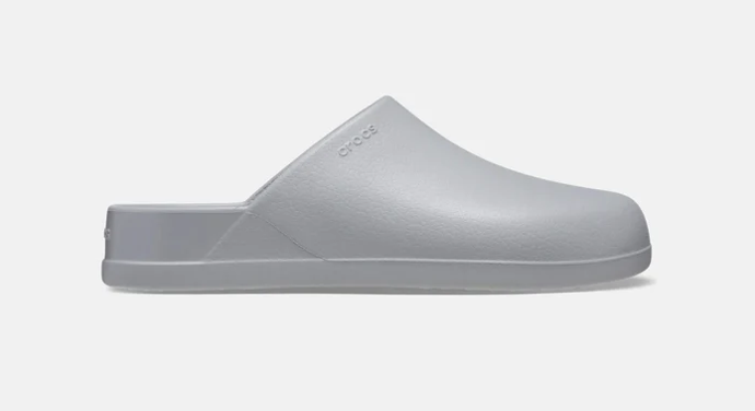 Boty Crocs Dylan Clog jsou inspirované nadčasovou elegancí kožených bot "mules". Ať už je budete nosit jako pohodlné domácí pantofle nebo jako stěžejní kousek večerního outfitu, vždycky se můžete spolehnout na výjimečné pohodlí.
Boty Crocs Dylan Clog jsou inspirované nadčasovou elegancí kožených bot "mules". Ať už je budete nosit jako pohodlné domácí pantofle nebo jako stěžejní kousek večerního outfitu, vždycky se můžete spolehnout na výjimečné pohodlí.