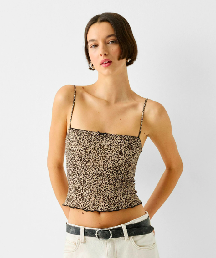 Top, Bershka, 399 Kč.
Top, Bershka, 399 Kč.