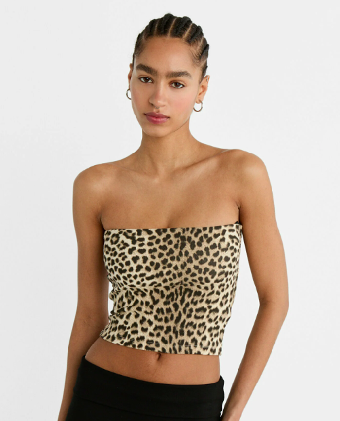 Top, Stradivarius, 359 Kč.
Top, Stradivarius, 359 Kč.
