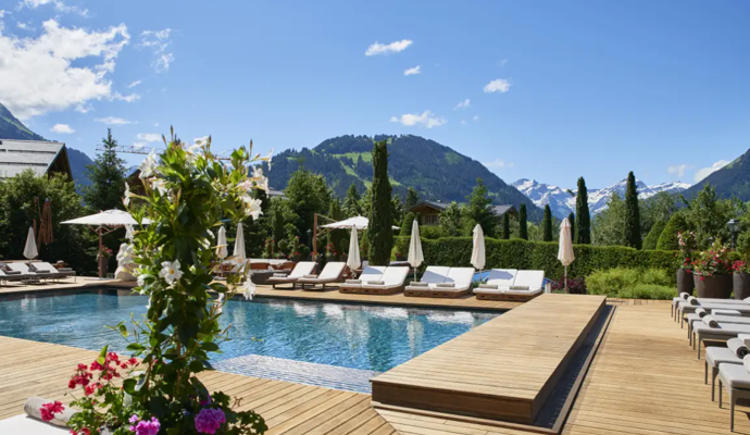 V hotelu The Alpina Gstaad ve Švýcarsku díky józe, čerstvému Aplskému vzduchu, meditaci, spánkových balíčků nebo luxusním wellness či konzultací se spánkovým specialistou můžete váš spánek povznést na zcela novou úroveň. 

 
