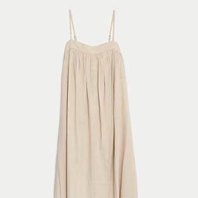 Šaty s vysokým podílem lnu, Marks & Spencer, 1499 Kč. 
