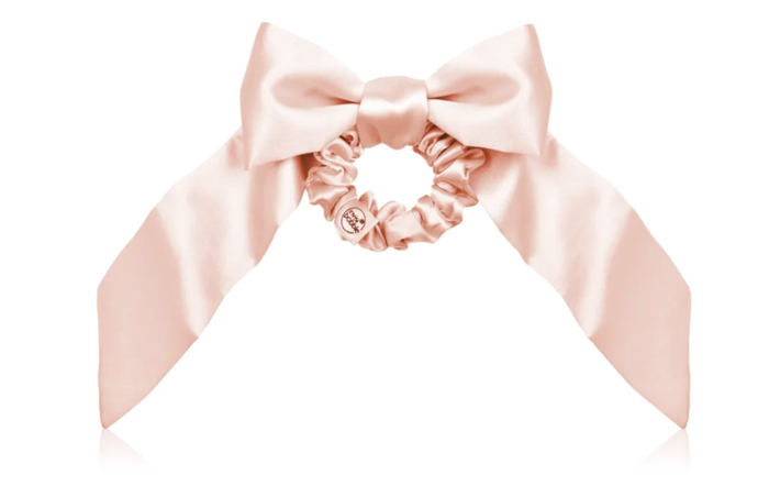 Gumička do vlasů, invisibobble, 239 Kč. 
