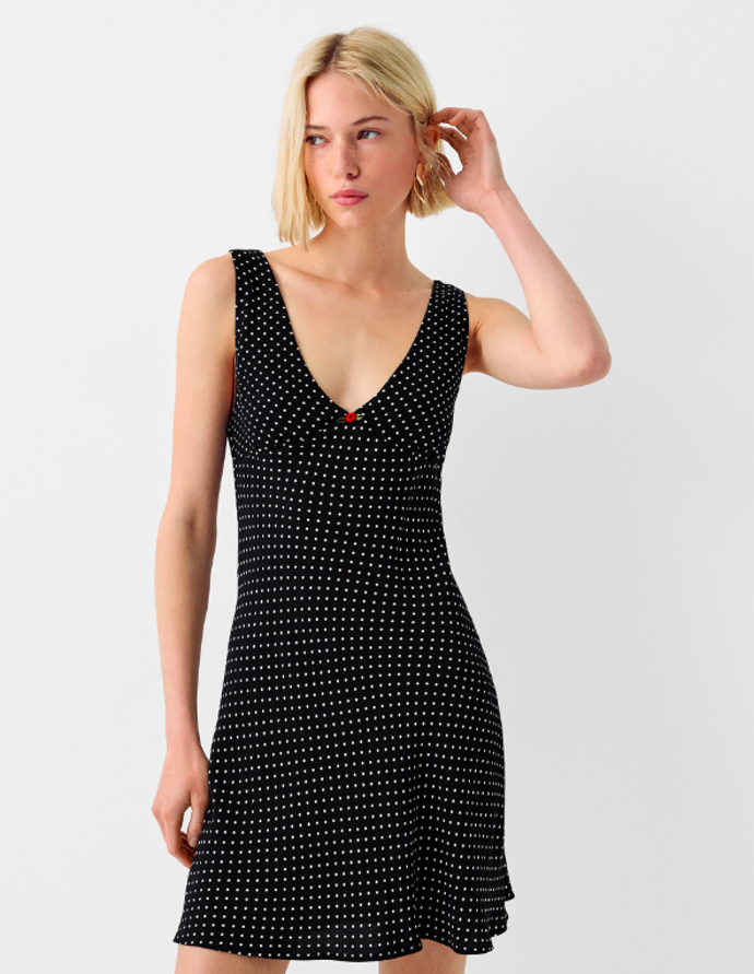 Šaty v dívčím stylu, Bershka, 199 Kč (Původní cena 699 Kč), 
