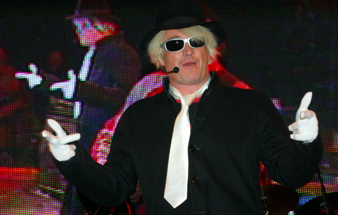 Michael Kocáb se na jevišti umí pořádně uvolnit
Michael Kocáb se na jevišti umí pořádně uvolnit