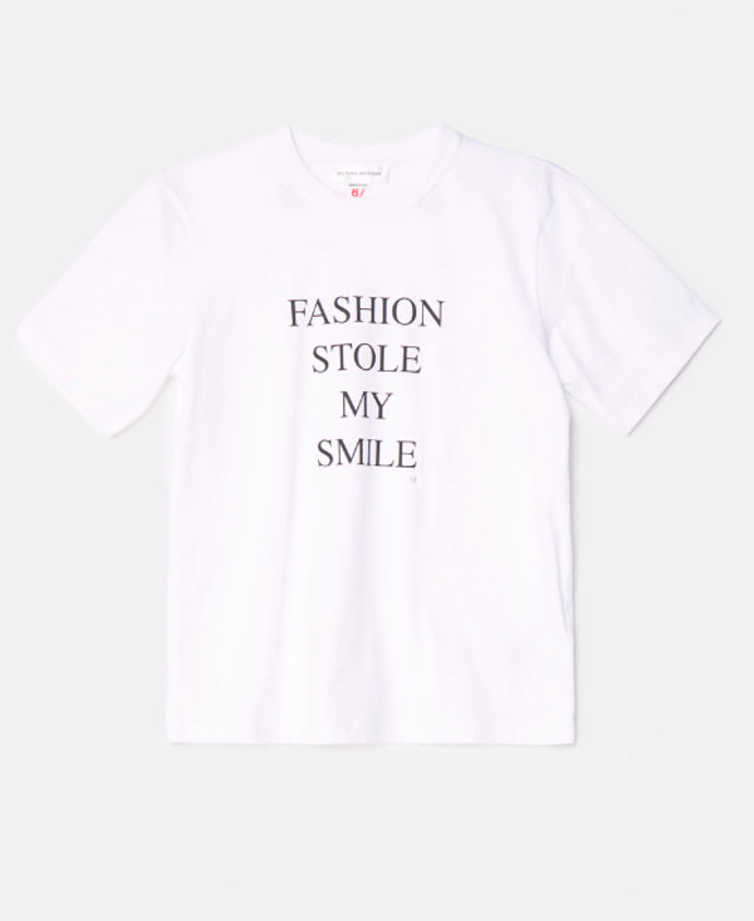 TRIKO S POTISKEM, Victoria Beckham, 3200 Kč.
TRIKO S POTISKEM, Victoria Beckham, 3200 Kč.