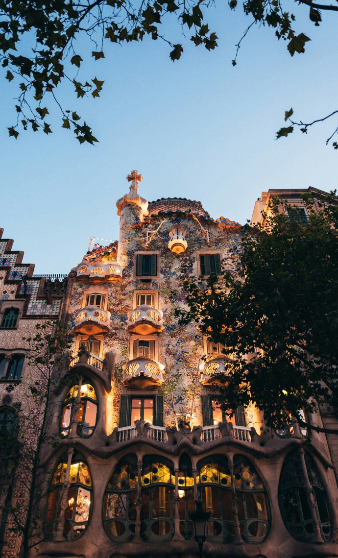 Kontroverzní památky jsou pro španělskou Barcelonu známé po staletí. Místní architektura je tu vskutku ojedinělá a nadchne nejen milovnice umění.
Kontroverzní památky jsou pro španělskou Barcelonu známé po staletí. Místní architektura je tu vskutku ojedinělá a nadchne nejen milovnice umění.