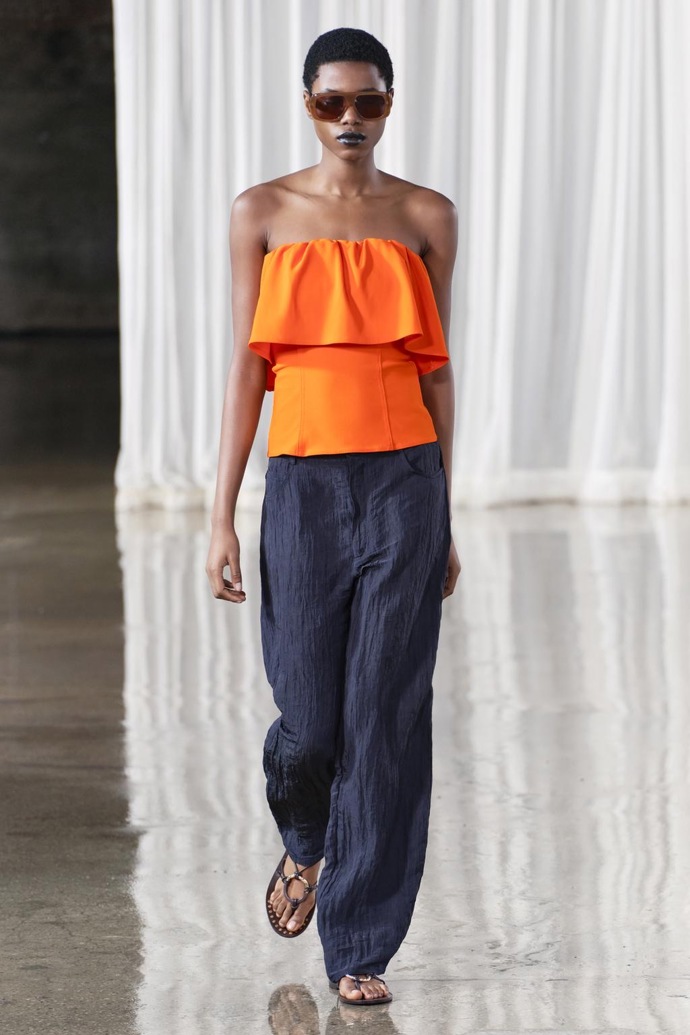 Top, Zara, 499 Kč
