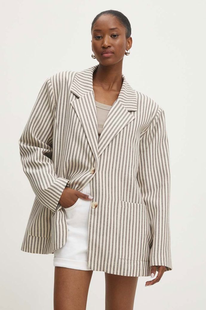 Sako oversize, Answear Lab, 179 Kč.
Sako oversize, Answear Lab, 179 Kč.